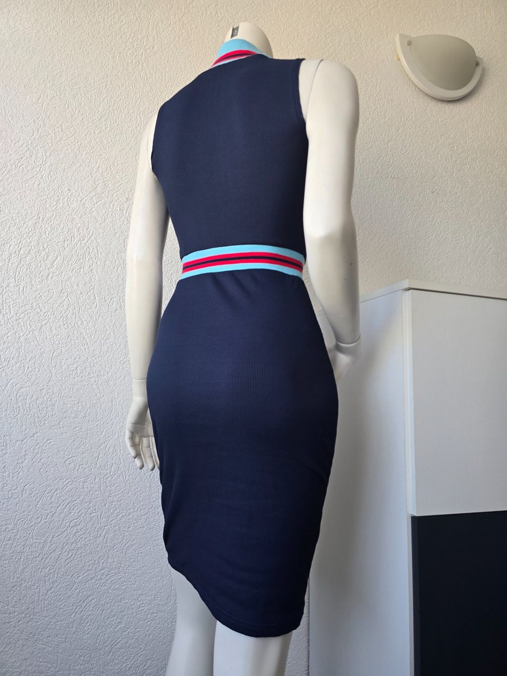 Robes: Robe taille S – Neuf (Voir description) à Les Verrières par kitel79 8
