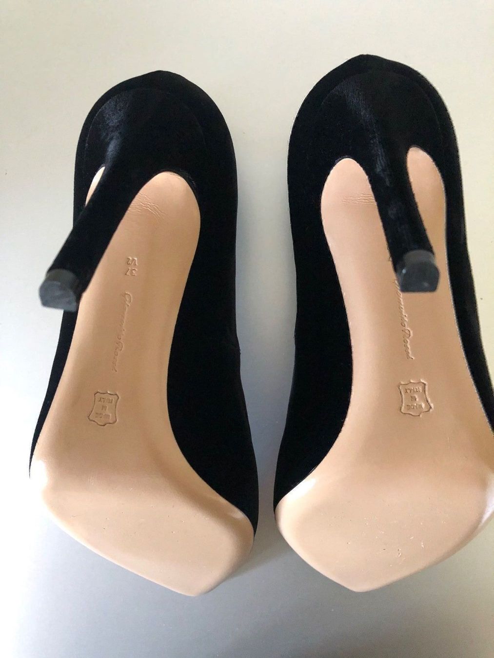 Gianvito Rossi Scarpe da donna: Gianvito Rossi Tuxedo 100 Black Gr. 37.5 – Nuovo (secondo la descrizione) da Bonstetten venduto da Audreystyle 3