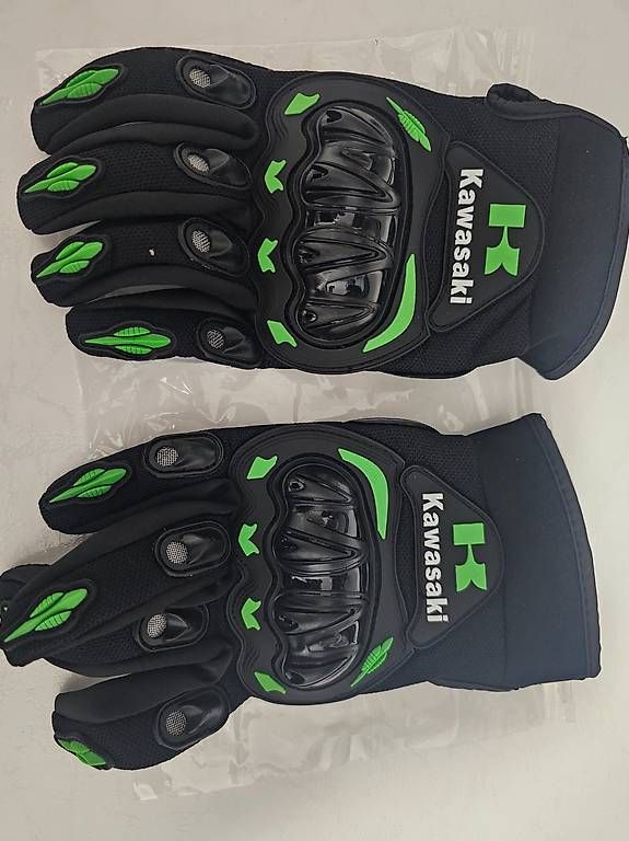 Guanti & manicotti: Kawasaki Motorrad Handschuhe – Usato da Uster venduto da Vladko91 2