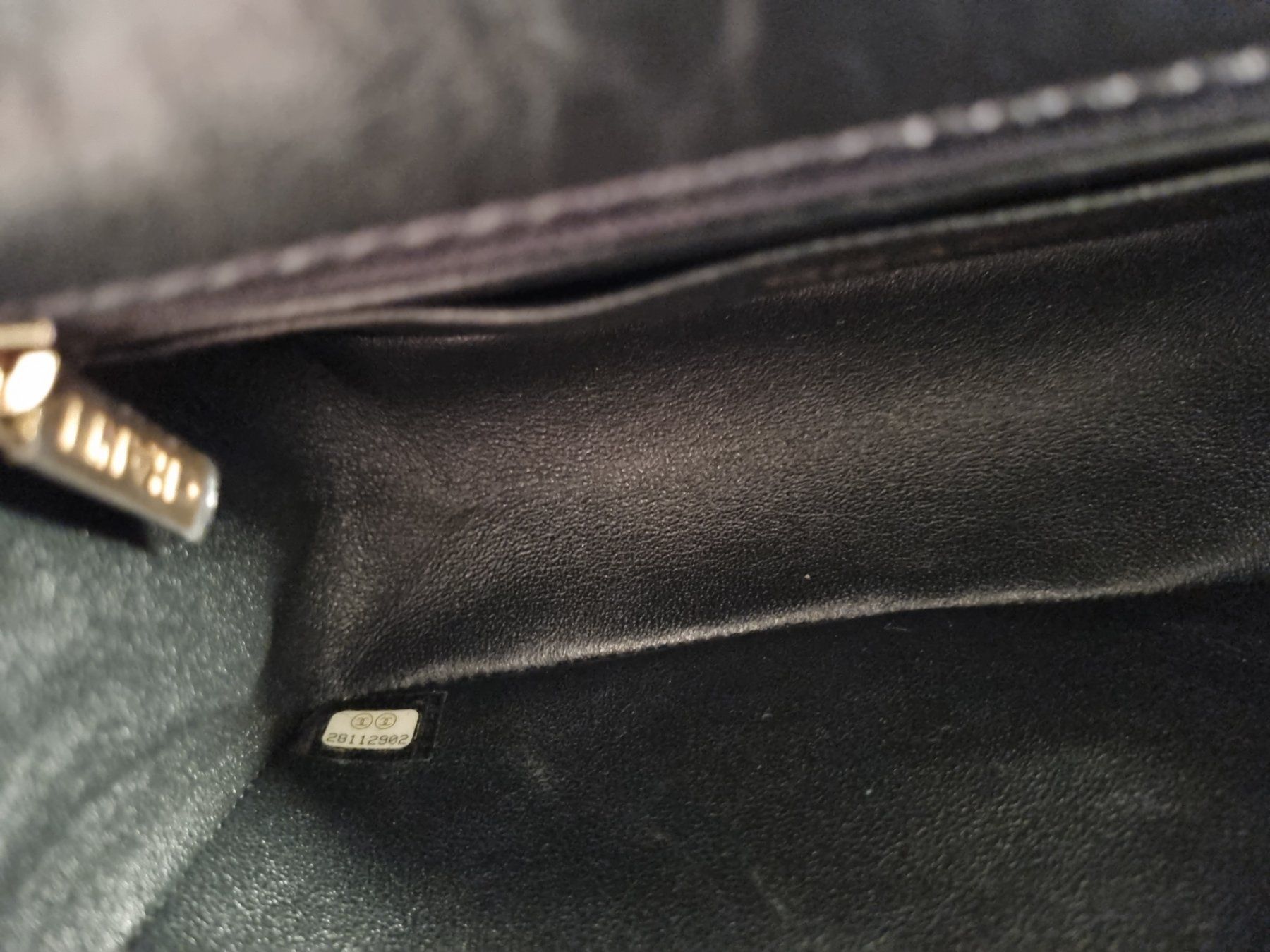 Chanel Sacs femmes: Chanel Reissue Black Quilted with Goldhardware💫small – Neuf (Voir description) à Zürich par Stila17 4