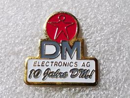 Ansteckpin 44: 10 Jahre DM Electronics AG