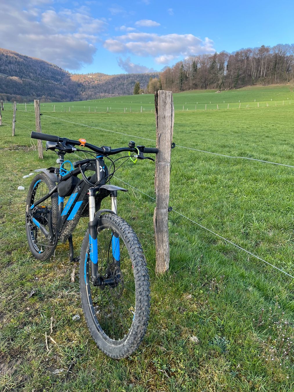Decathlon Vélos: VTT électrique Rockrider E ST500 – D'occasion à Vicques par Freedom22