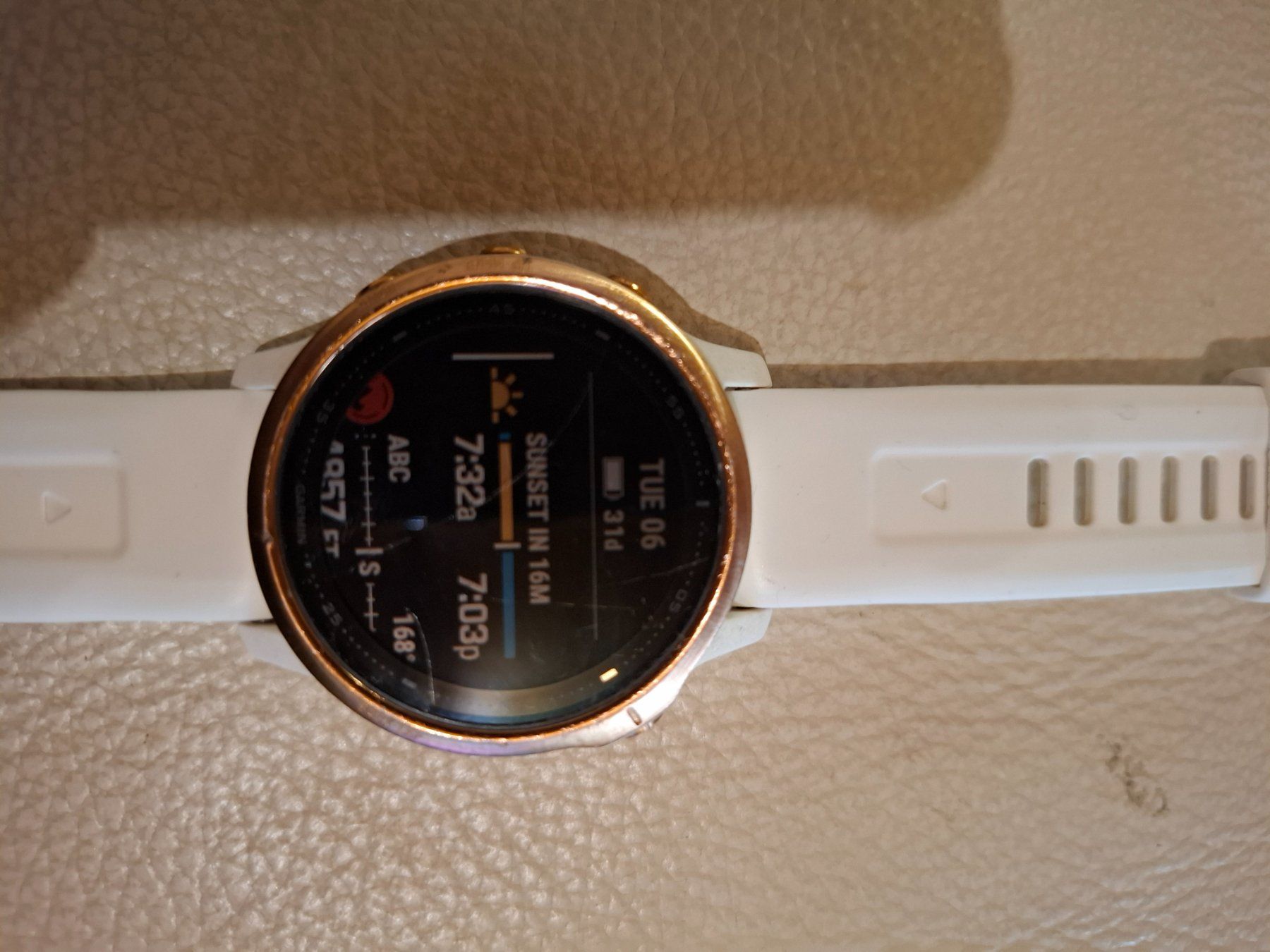 Garmin Smartwatch: Montre garmin Fenix 6s pro – Gebraucht aus St-Luc von and_kr2m 4