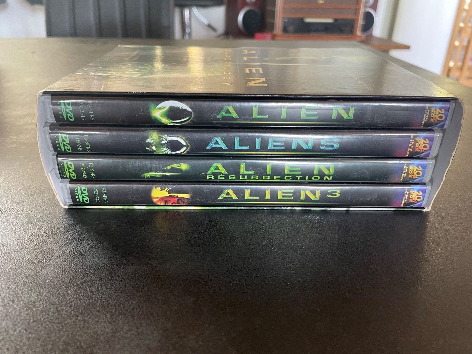 Tutti i DVDs: Coffret DVD Quadrilogy Alien – Usato da Vallamand venduto da Bricbracbroc82 3
