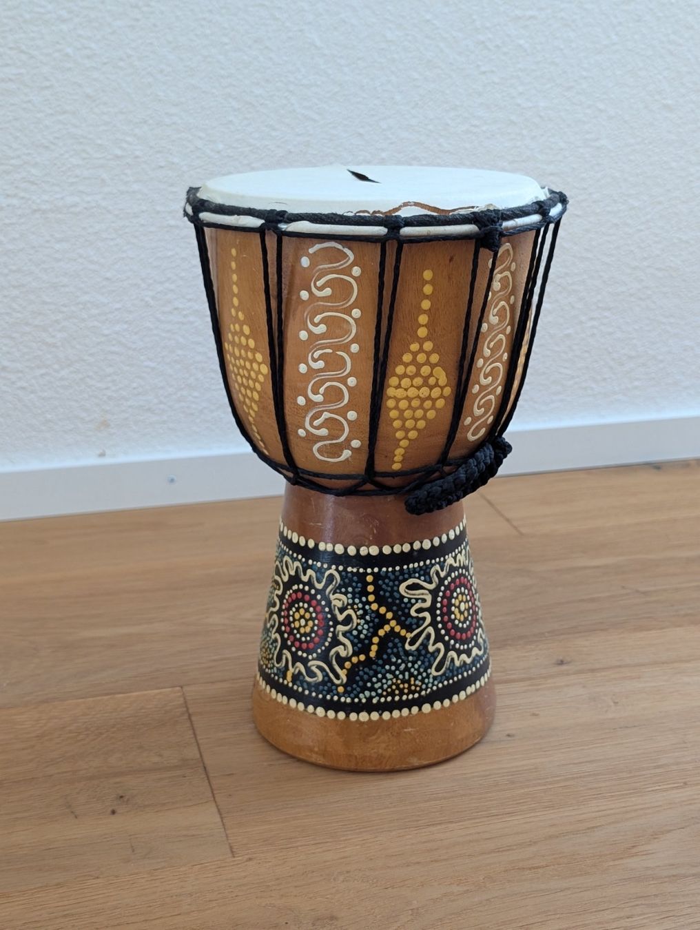 Tutte le decorazioni: Djembe Trommel, Handbemalt – Difettoso da Hinwil venduto da Marroe 2