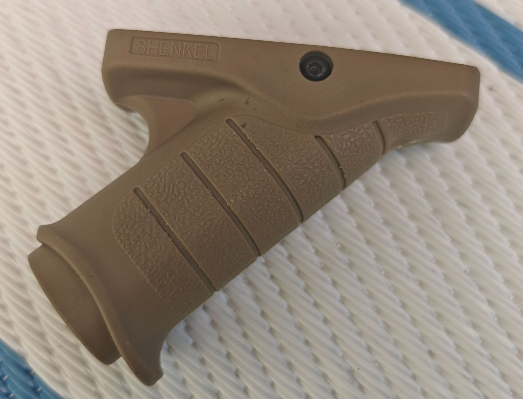 Tutti gli attrezzi: Tactical Foregrip / Vordergriff mit Storage Comp. - Top! – Usato da Rüti ZH venduto da Sarah0406