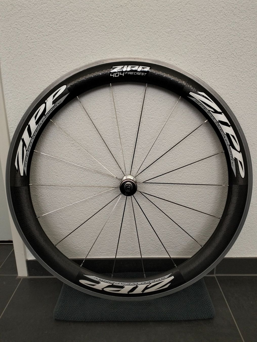 Zipp Pezzi di ricambio: Zipp 404 Laufrad (Clincher) – Usato da Uster venduto da KarlZH