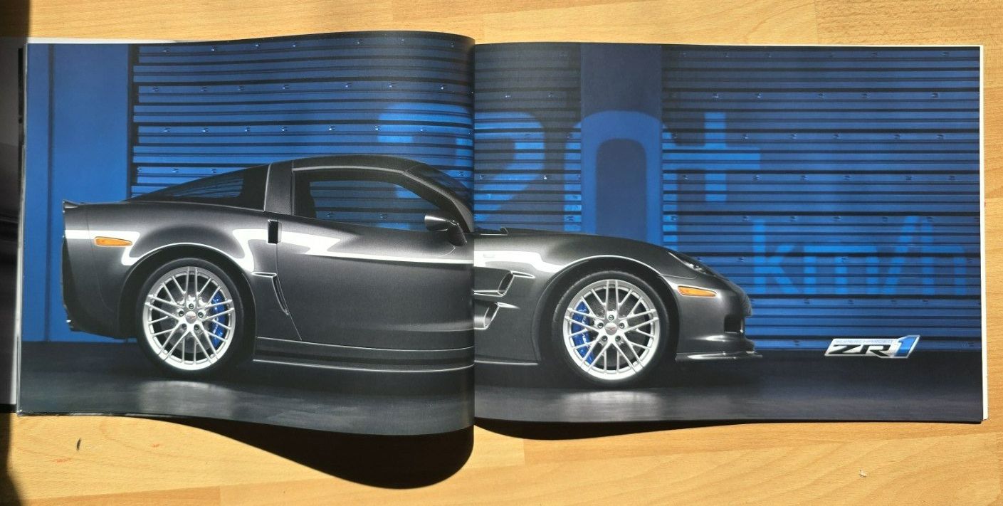 Chevrolet Dokumente: Chevrolet Corvette C6 Prospekt Katalog – Gebraucht aus Hornussen von Corvette- 3