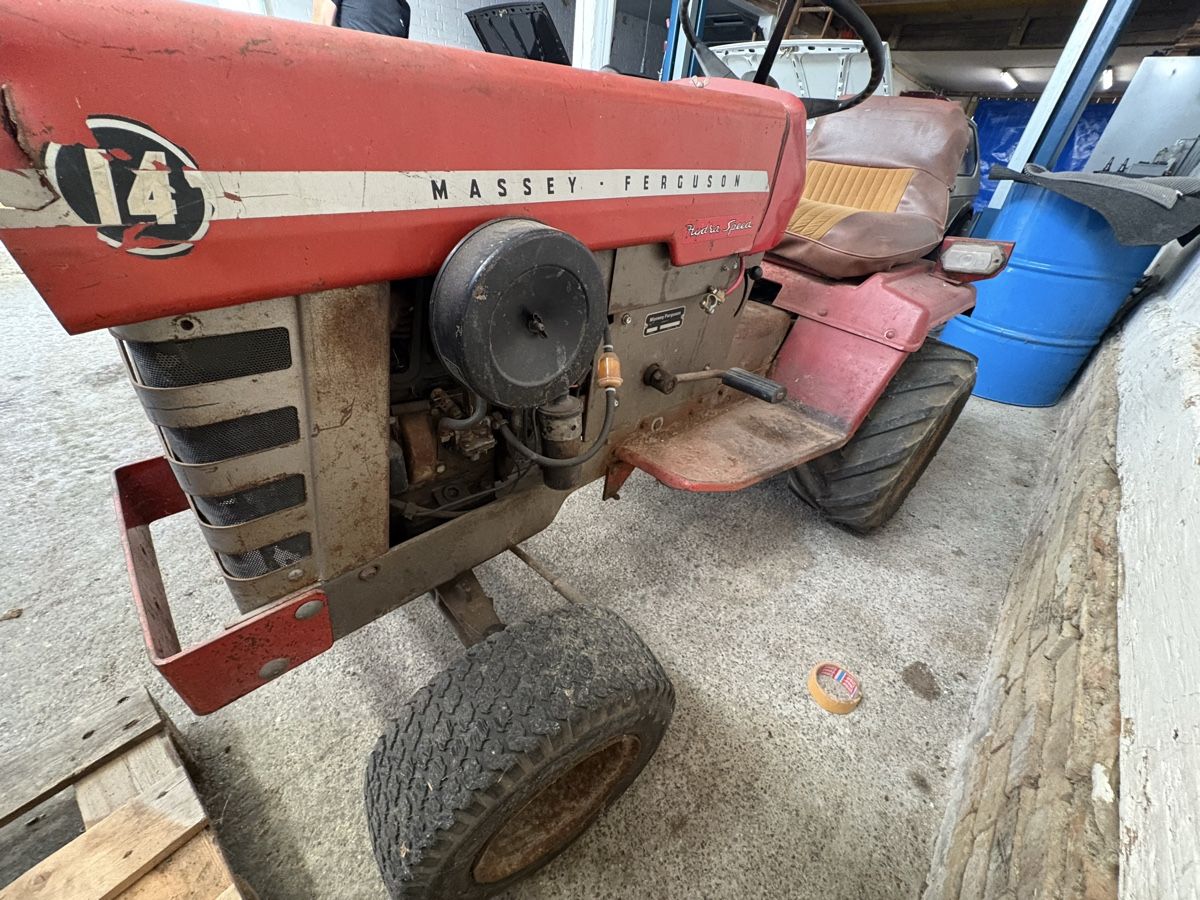 Tondeuses à gazon: MF 14 Rasenmäher Traktor Projekt  – D'occasion à Oberwil (Dägerlen) par 1997 1