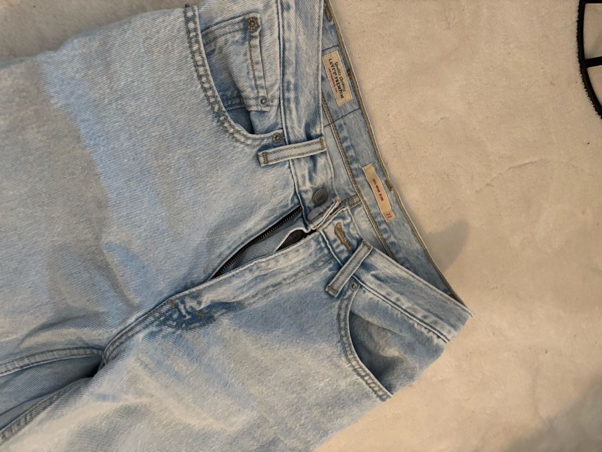 Jeans: Levis Jeans 27 – Usato da Luzern venduto da Monica_19 1
