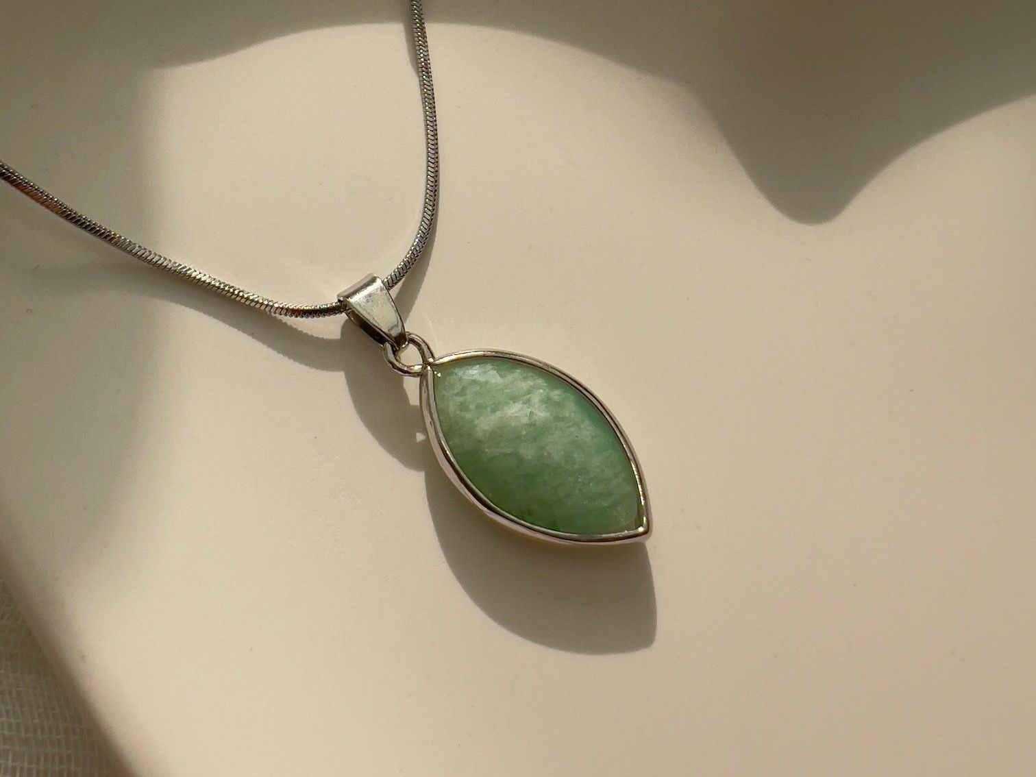 Ciondoli: Collier avec pendentif en amazonite - Amazonit Anhänger – Nuovo e nell'imballaggio originale da Pully venduto da sunaddict