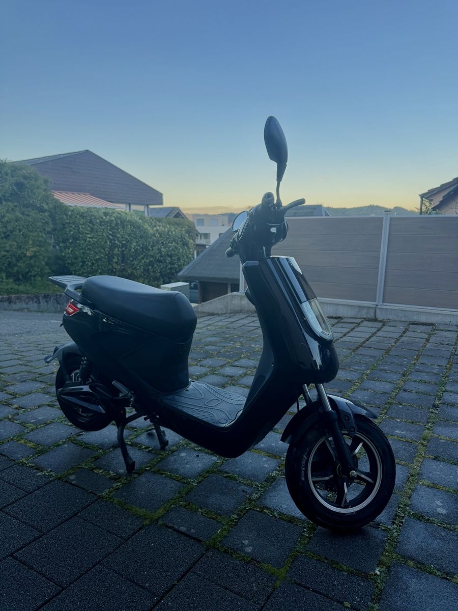 Elektromobile: Elektro Roller – Gebraucht aus Kölliken von eme_8r9d