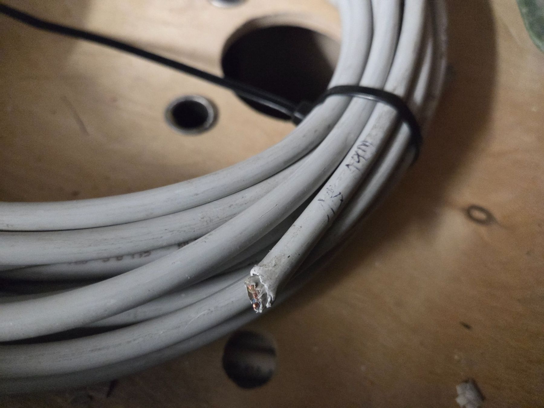 Cavi: Kabel halogenfrei, TT 3G1.5 mm2 3x1.5  14m – Usato da Zürich venduto da eymen20 1