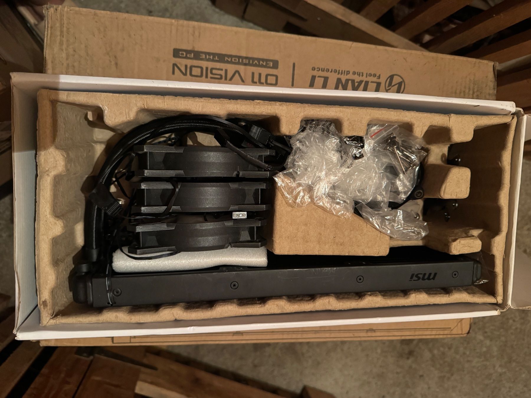 Componenti elettronici: Watercooling MSI MAG CORELIQUID 360R – Usato da Neuchatel venduto da Mr-Nobody 1