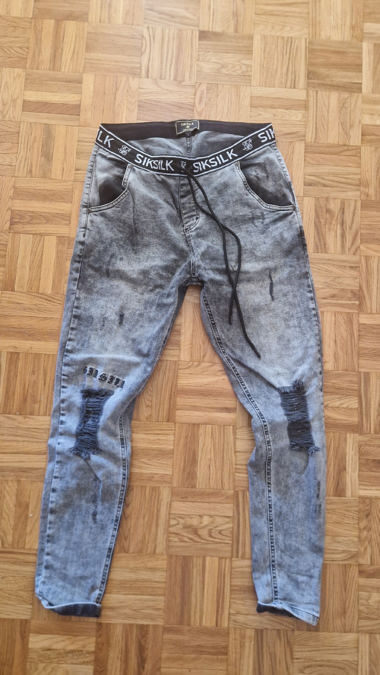 Siksilk Hosen: joggers siksilk L – Gebraucht aus Tolochenaz von Romadom