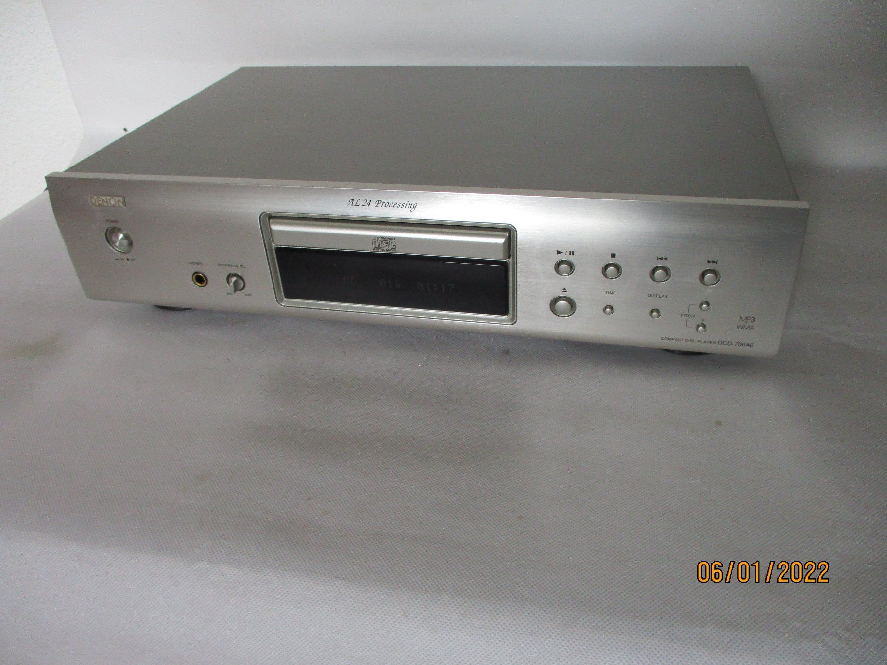 Denon Lettore multimediale & Streamer: Denon DCD-700AE CD-Player mit MP3 in Silber – Usato da Liestal venduto da Disc-Point 4