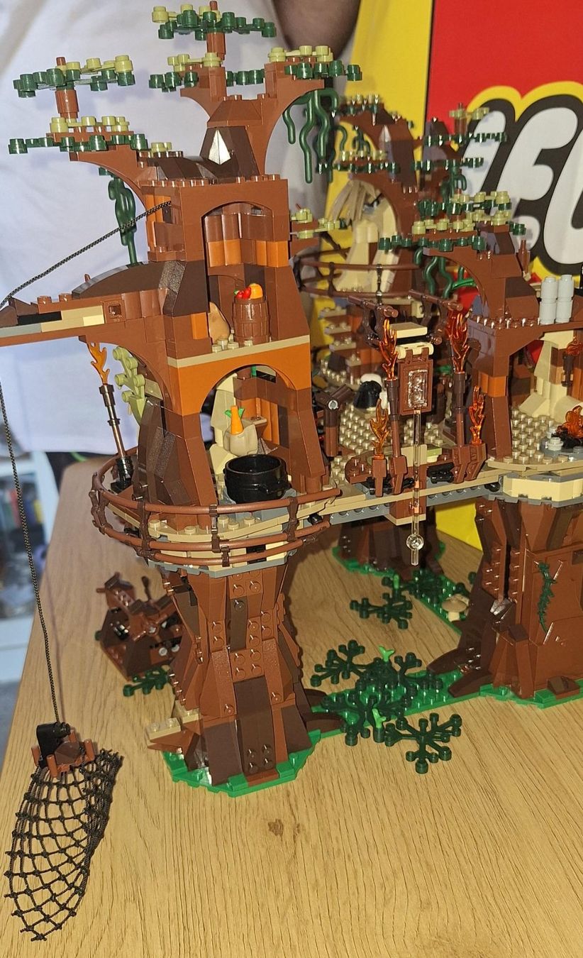 Lego Jeux de construction: Lego 10236 EWOK VILLAGE – D'occasion à Genève par BrickFanGe 4