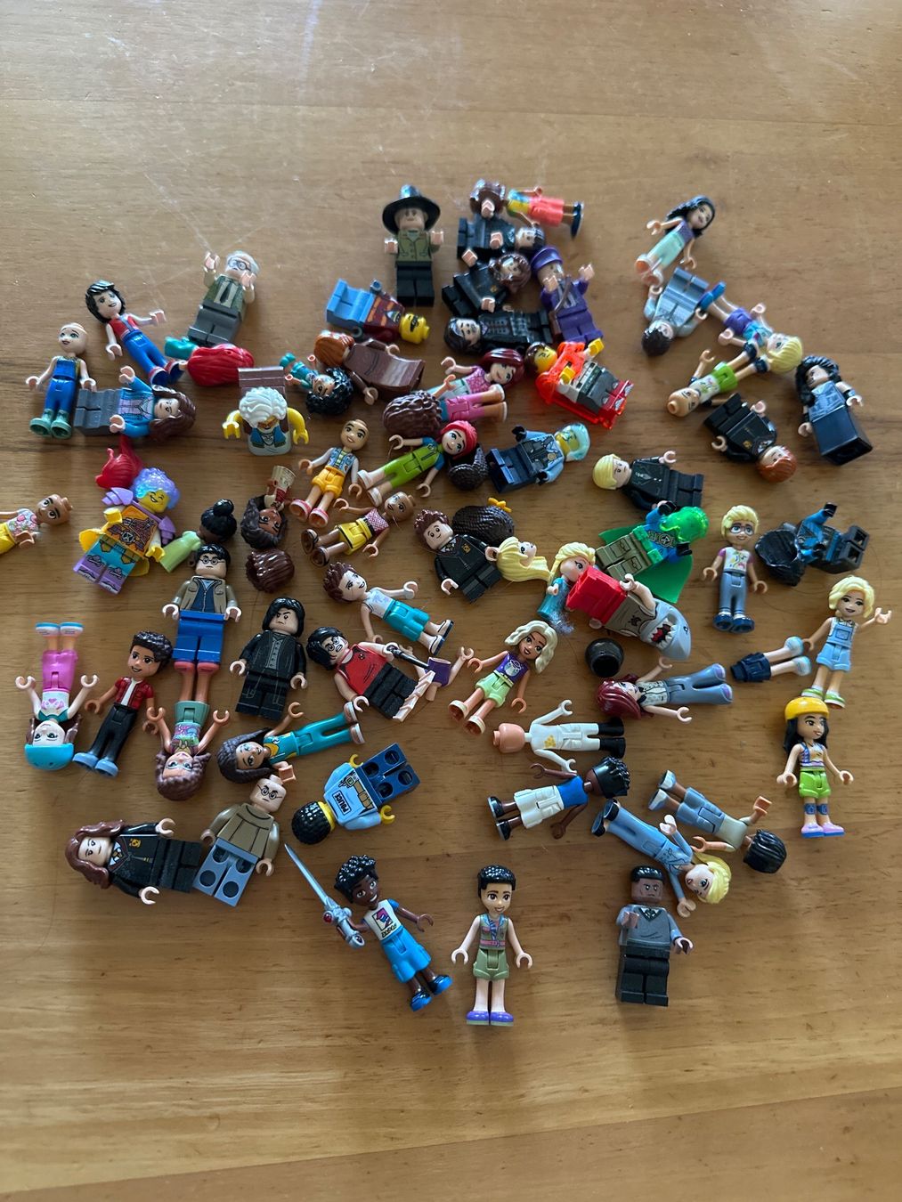 Lego Statuette: Lego verschiedene Spielfiguren – Usato da Bonstetten venduto da Neptun2013