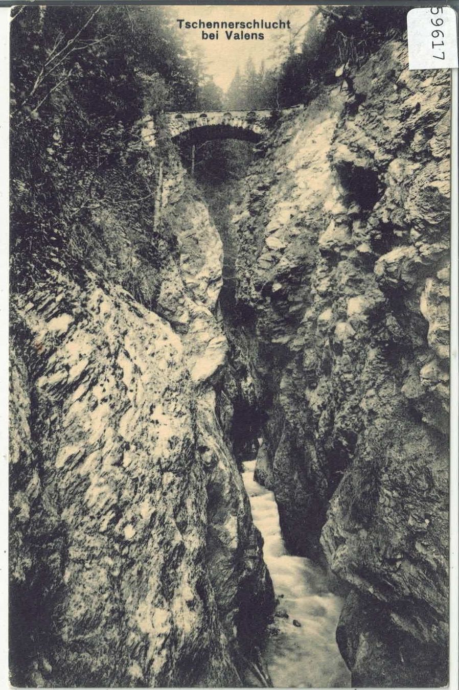 Cartoline postali: Tschennerschlucht bei Valens – Difettoso da Ettingen venduto da Kartenplanet