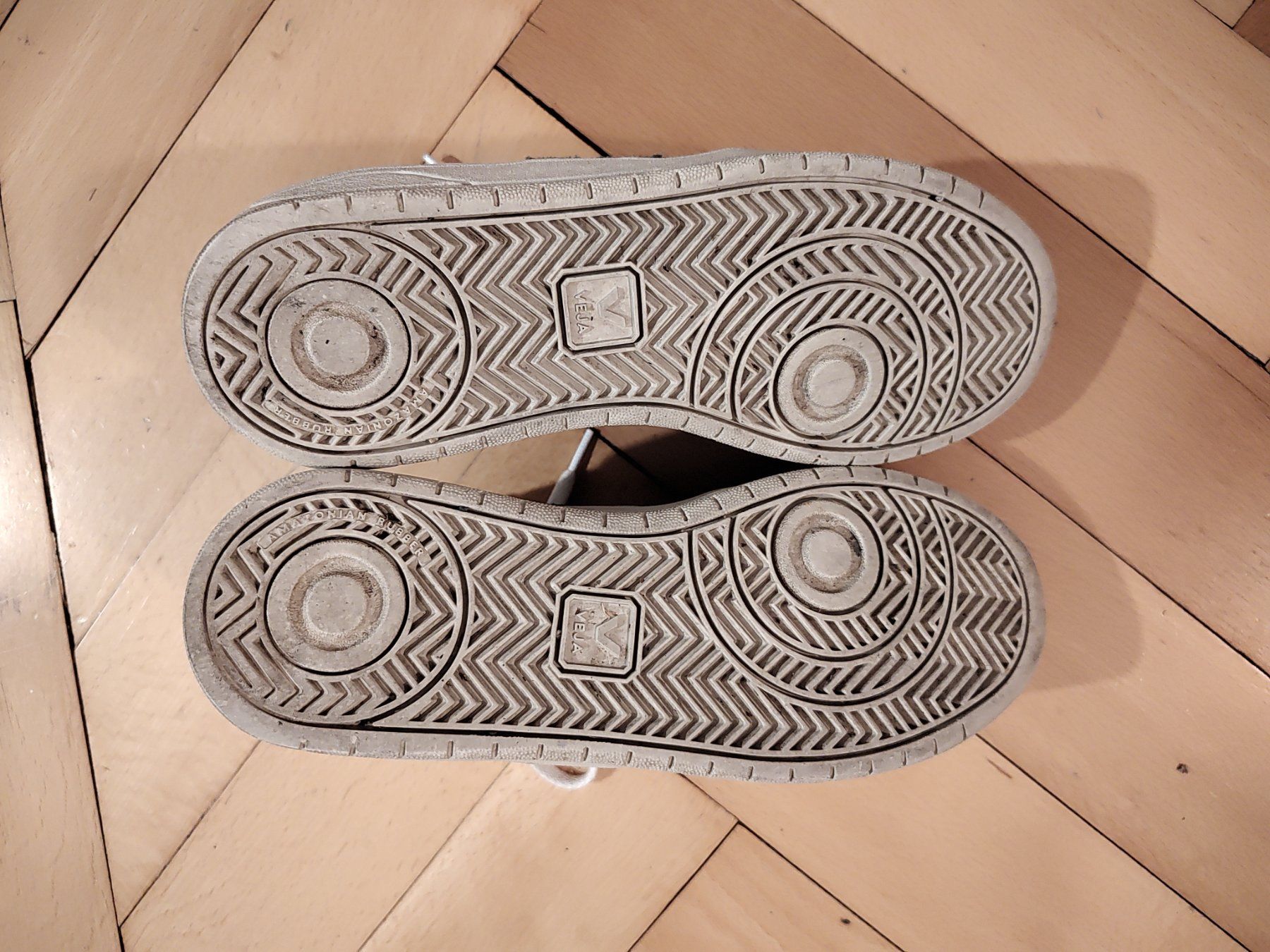 Veja Scarpe da donna: Baskets Veja V12 taille 42 – Usato da Lausanne venduto da ft79 5