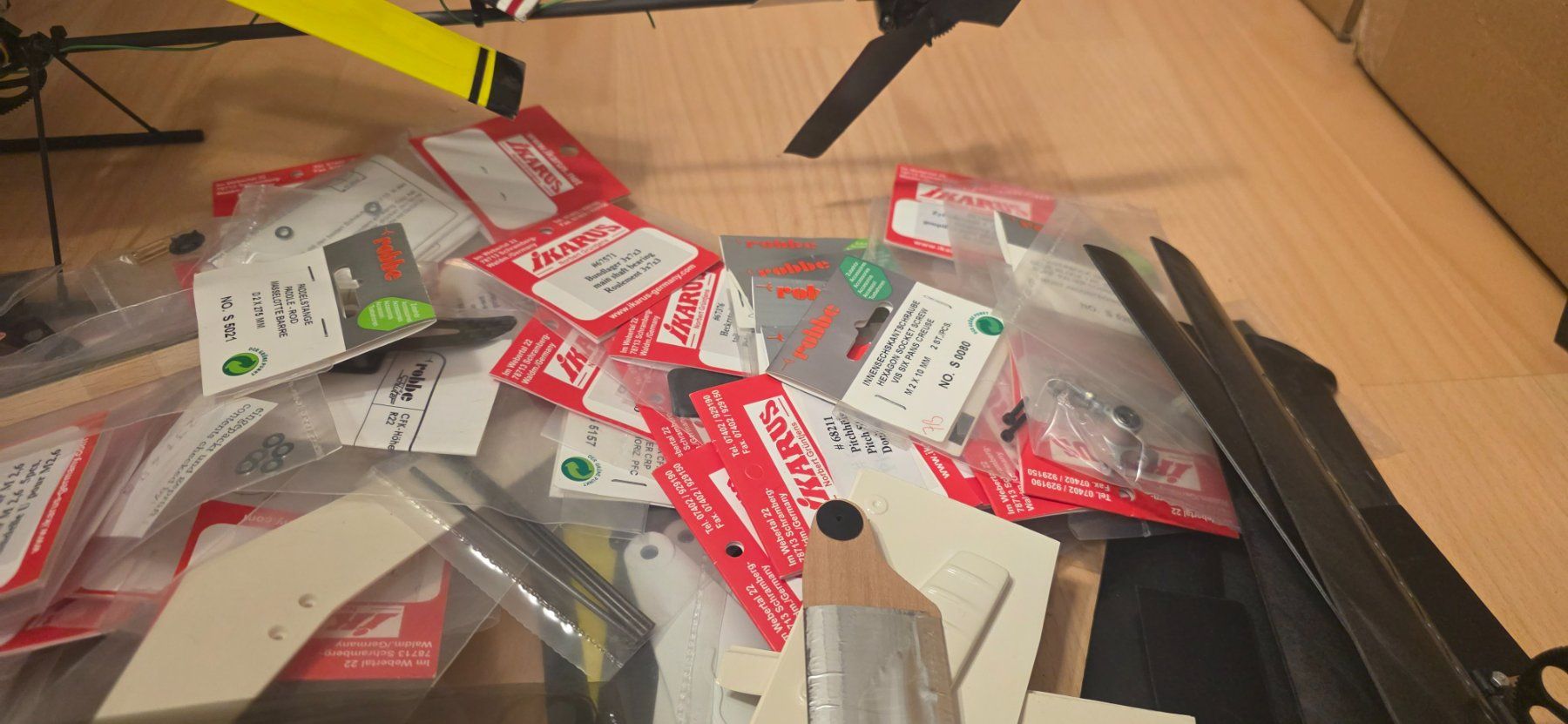 Modellismo RC: RC helikopter ersazteile sammlung – Usato da Hochfelden venduto da Danizh0 5