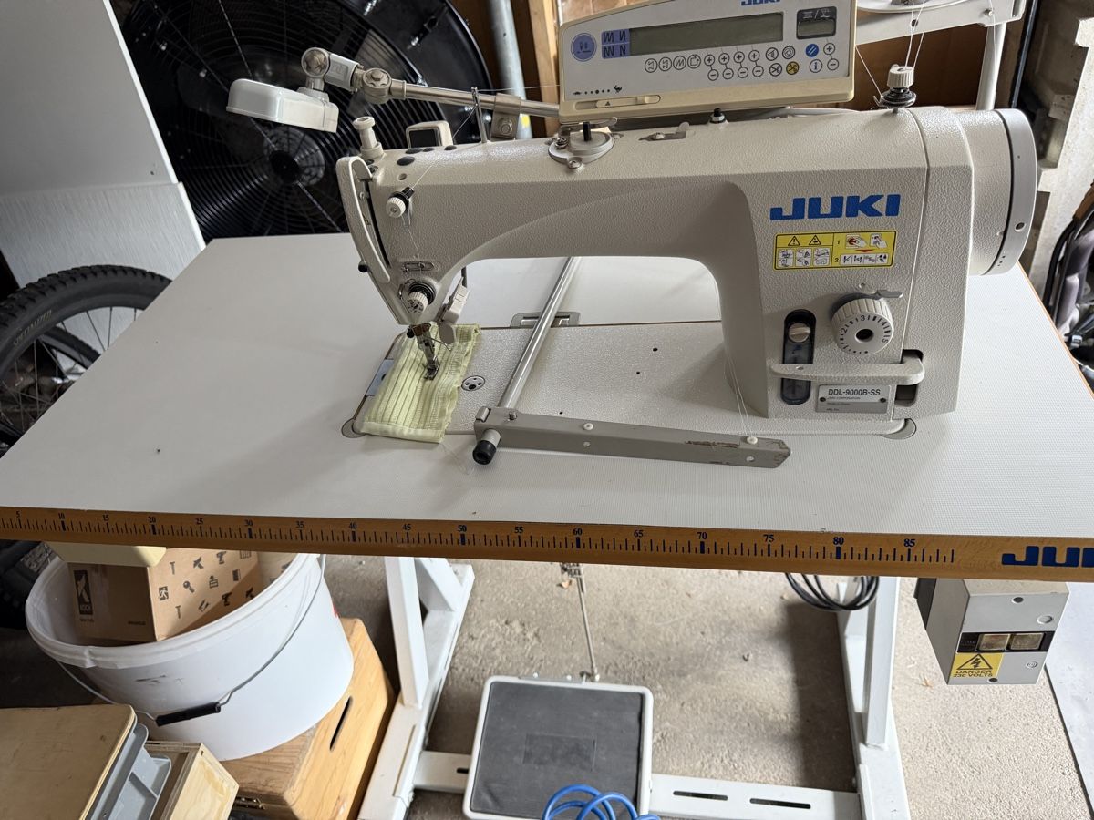 Juki Nähmaschinen: Macchina Yuki da cucire professionale – Gebraucht aus Bellinzona von TesicS 2