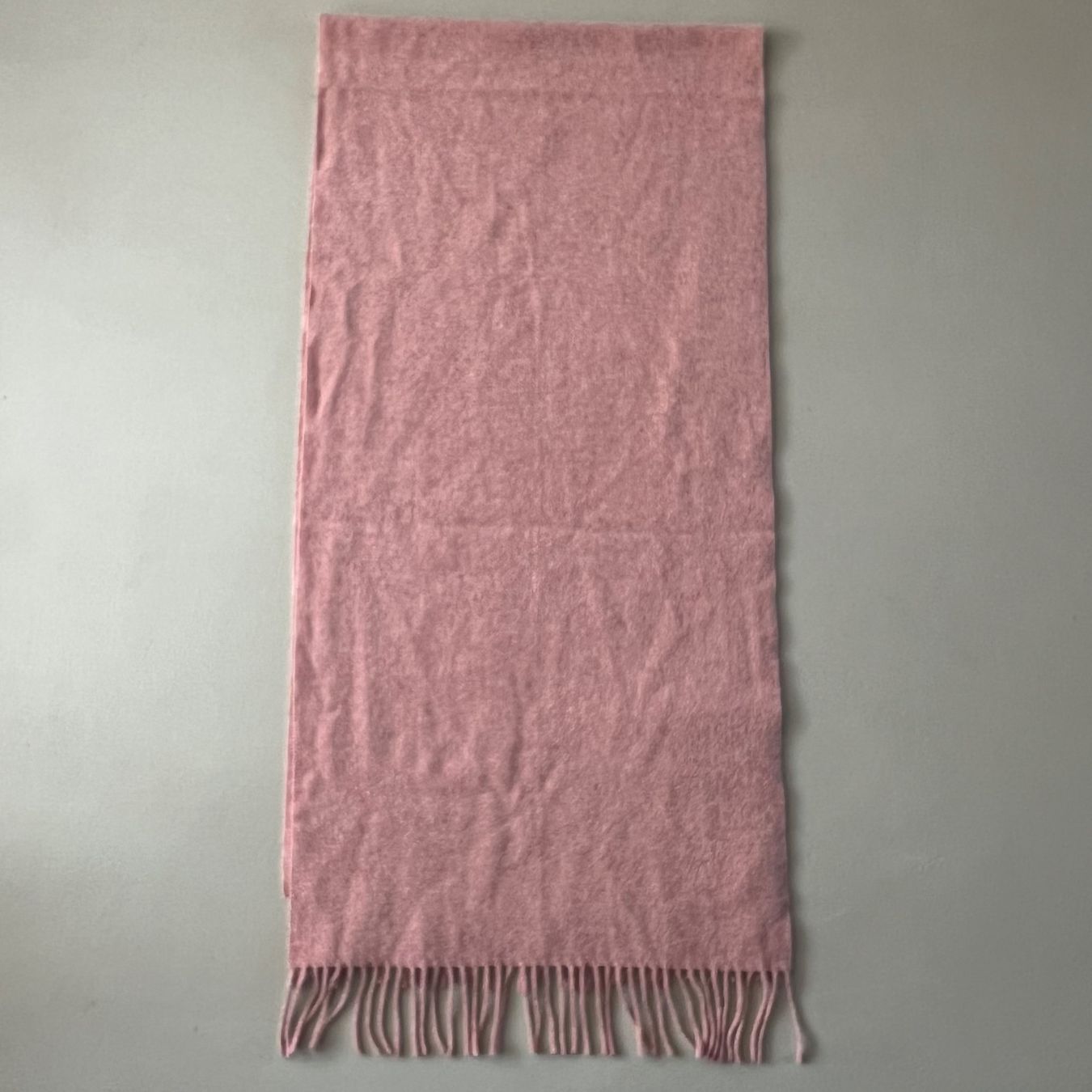 Acne Studios Foulards & écharpes: ACNE STUDIOS Schal 💗 – D'occasion à Zürich par ClosetQueen 1