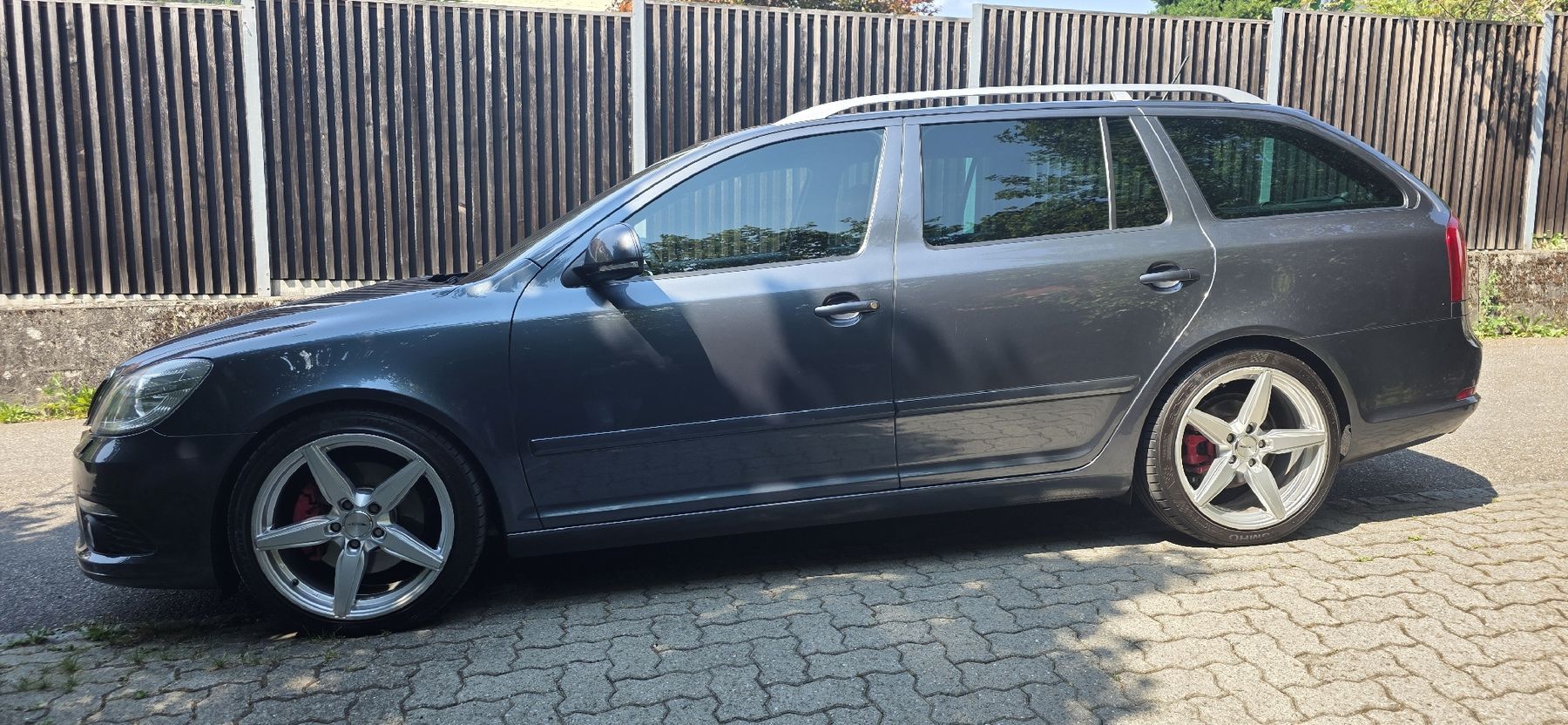 Skoda Autos: Skoda Octavia 2.0l TSI RS – Gebraucht aus Oberdiessbach von AdR81 1