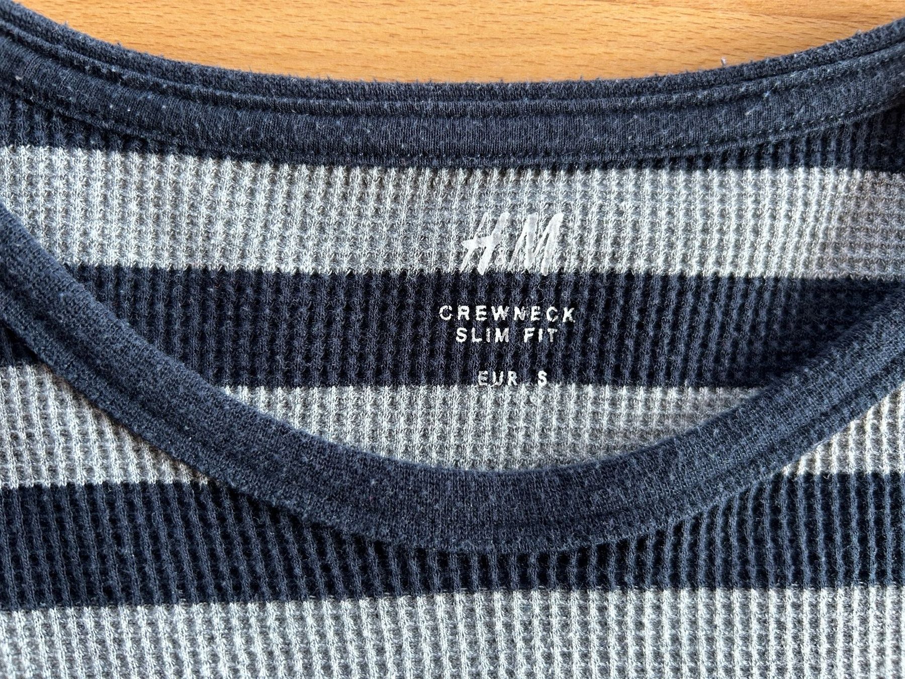 H&M Maglioni & Felpe: Hellgrau/Dunkelblau gestreifter Pullover Grösse S – Usato da Grosswangen venduto da che_gr 1