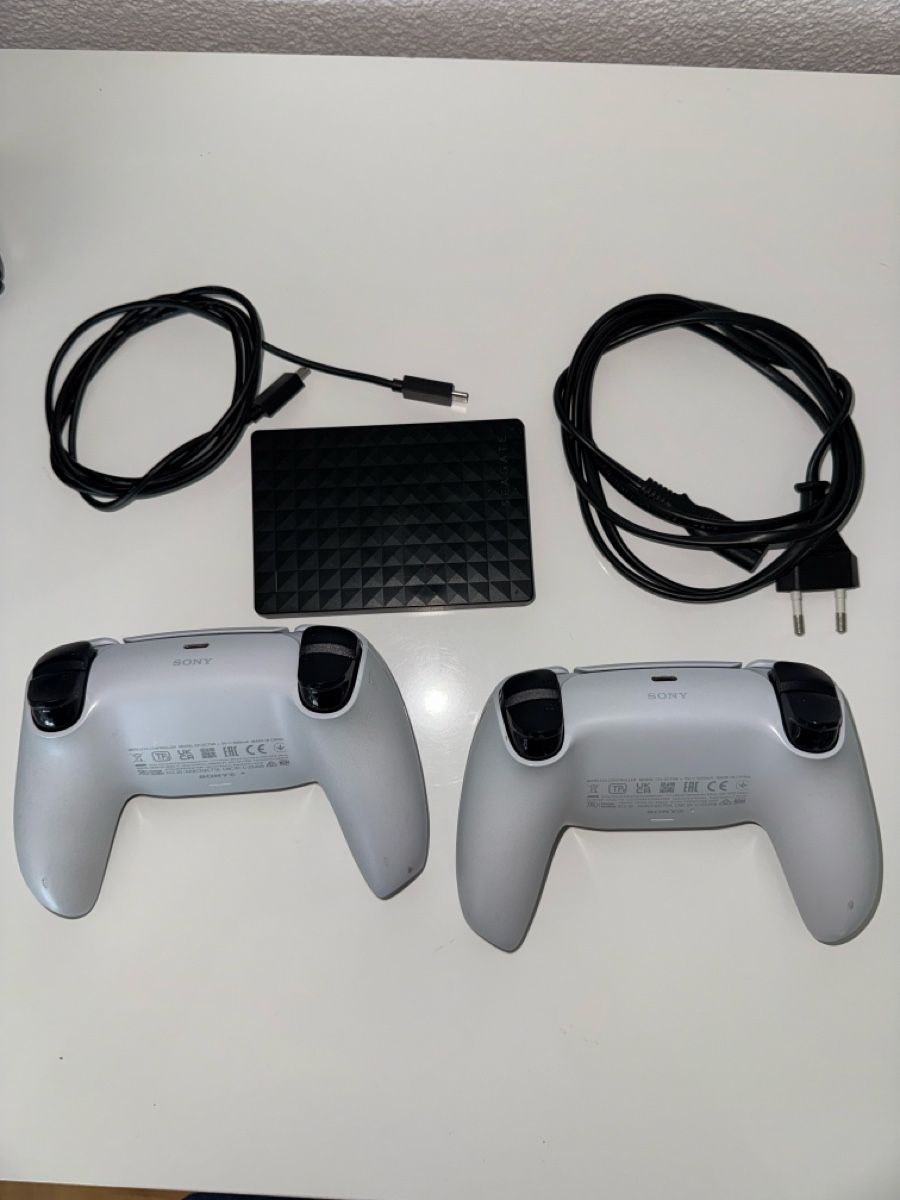 Sony Console: PS5 (Schwarz) 3TB Speicher 2 Controller – Usato da Kerzers venduto da -.-Jesus-.- 2