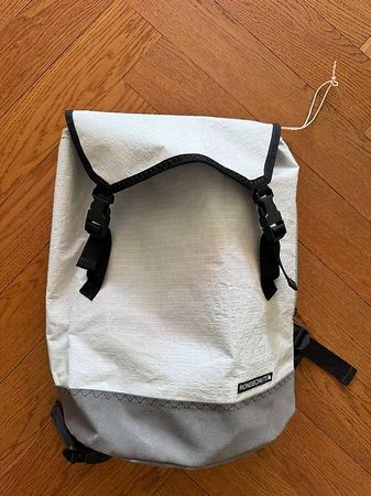 grosser Rucksack aus Segelstoff