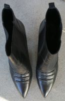 Schwarze Leder Stiefeletten mit Absatz, Grösse 41