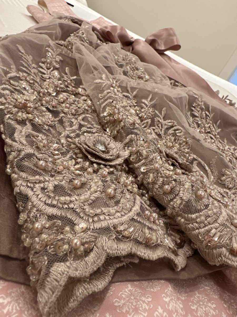 Krüger Kleider: Dirndl rosa bestickt, Krüger – Gebraucht aus Vaduz von berginz 1