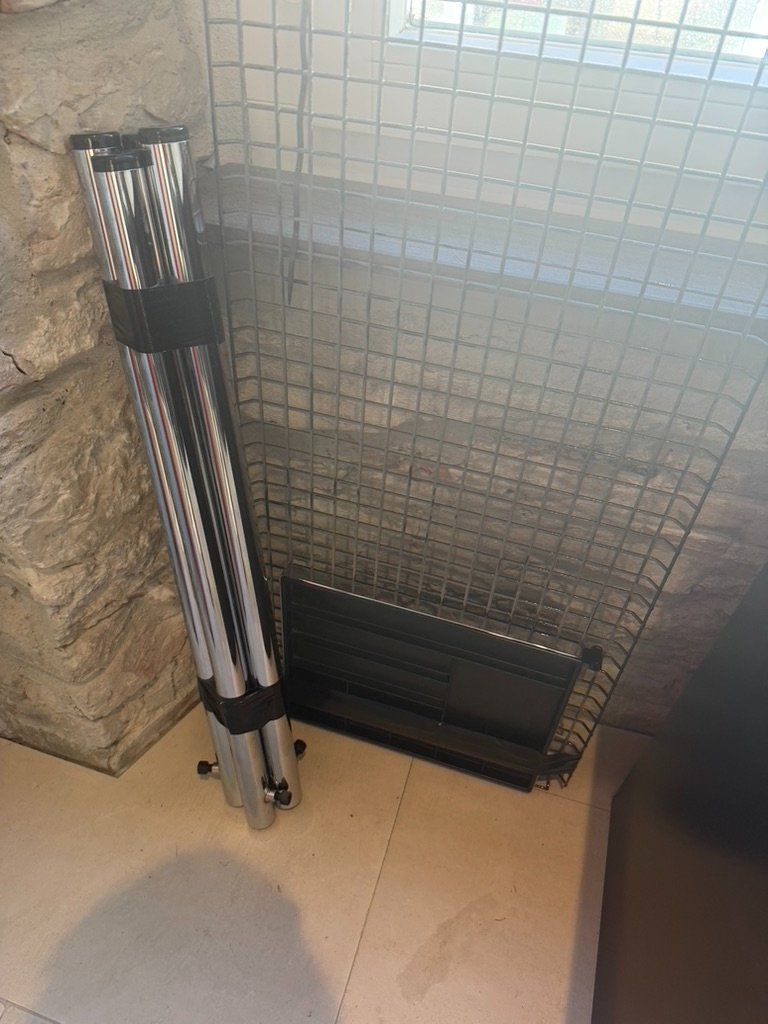 USM Tavoli: USM Tisch rot 175x100 – Usato da Langendorf venduto da Marlinspike 6
