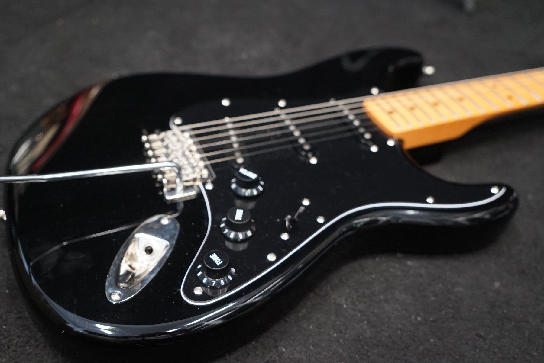 Squier Strumenti musicali: Squier Classic Vibe 50s Stratocaster MN, Black – Usato da Ortschwaben venduto da Musictrade 2