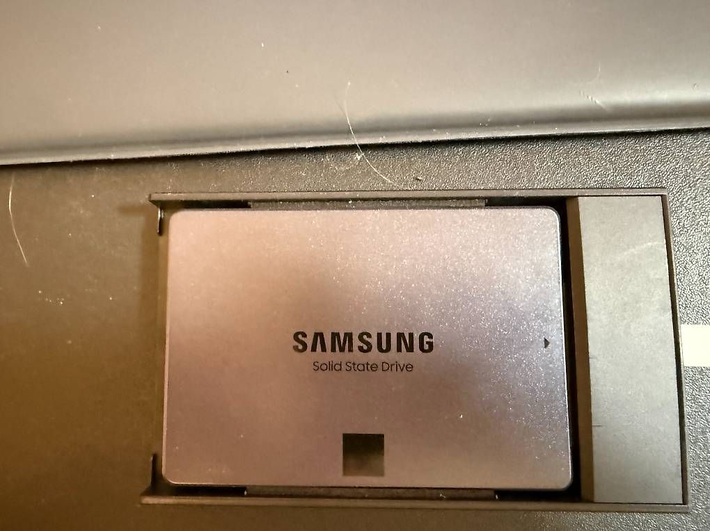 Samsung Dischi rigidi: Samsung 870 QVO 4TB – Usato da Stein am Rhein venduto da fabio8260 1
