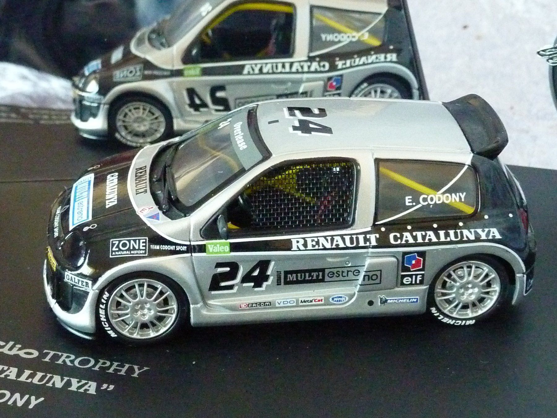 Renault Modellini d'auto: Renault Clio Catalunya 2000 1:43 – Nuovo e nell'imballaggio originale da Dürrenäsch venduto da modellautos4you 1