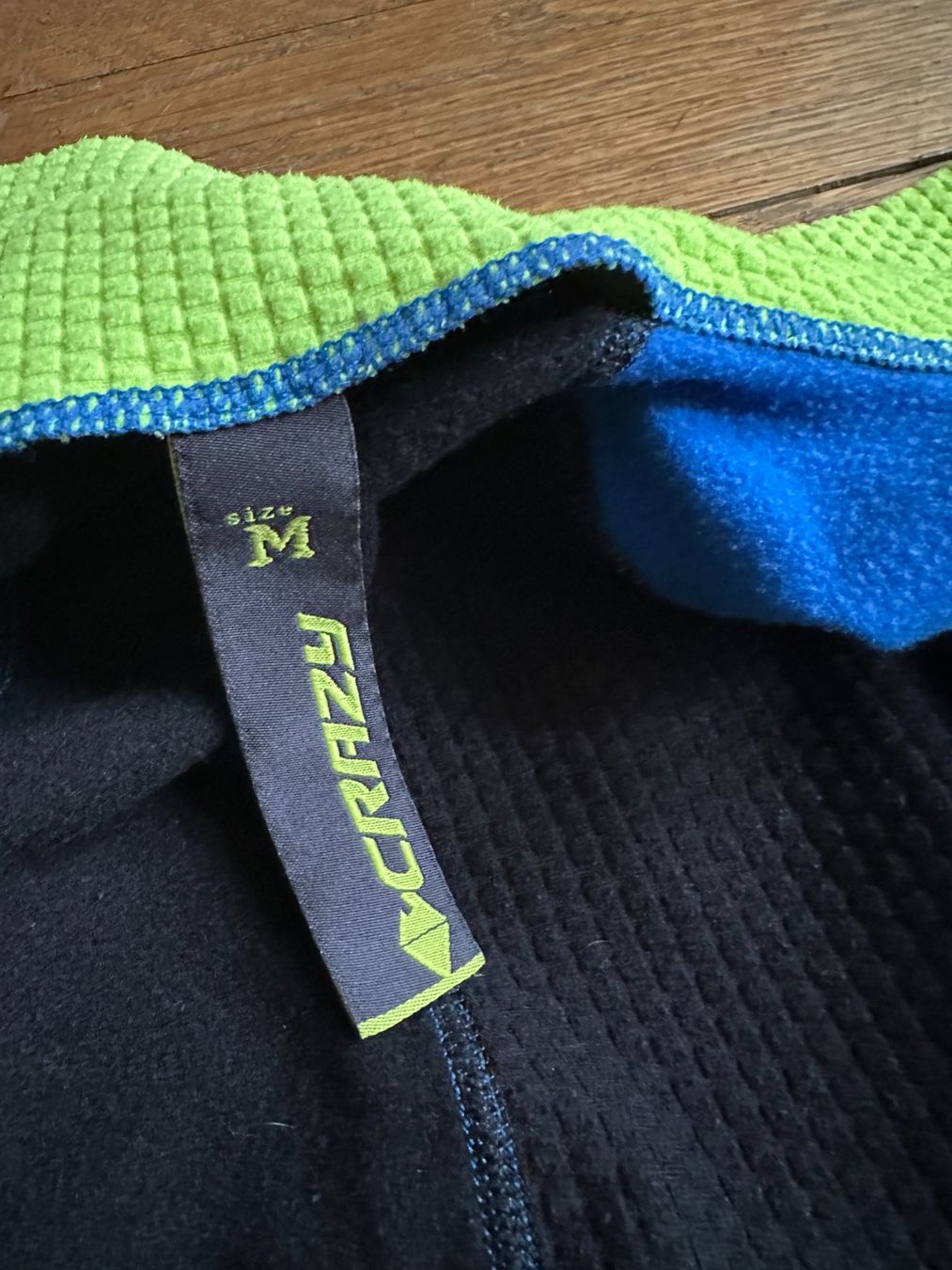 Vestes: Crazy Idea Trainingsjacke – D'occasion à Luzern par Johannas-flohmarkt 3