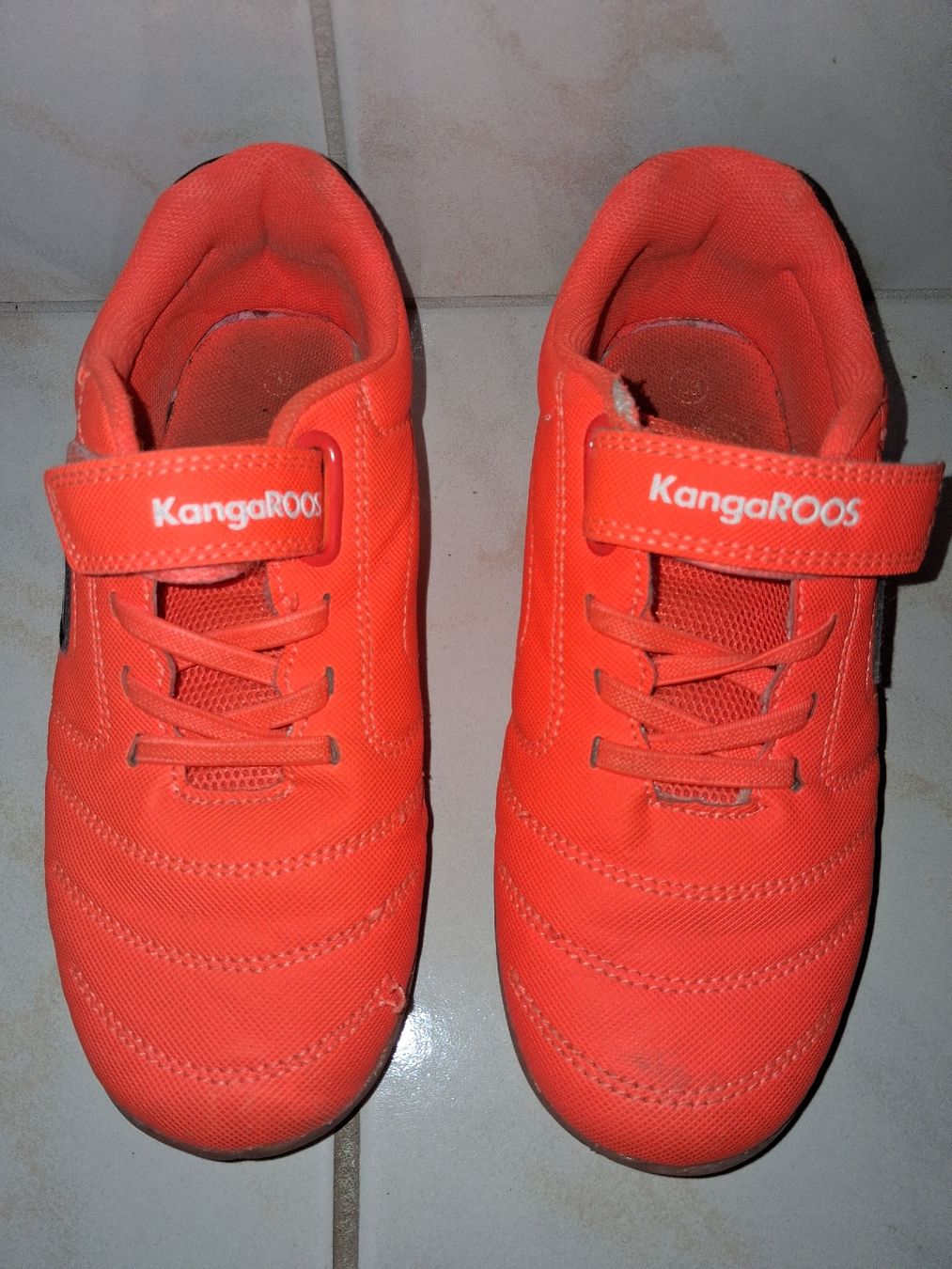 Scarpe per ragazzi: Kangaroos Schuhe, Gr. 33, Orange, Hallenschuhe – Usato da Weiach venduto da Musikmaengu