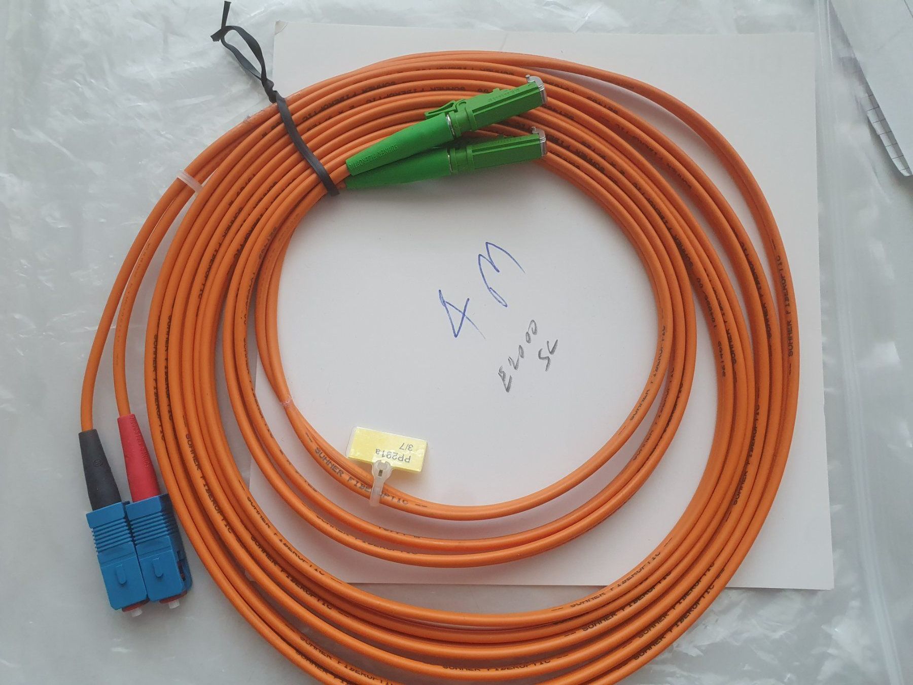 Câbles: LWL Patchkabel Glasfaserkabel 4m E2000  SC Duplex – Neuf (Voir description) à Zürich par Alibaba1234