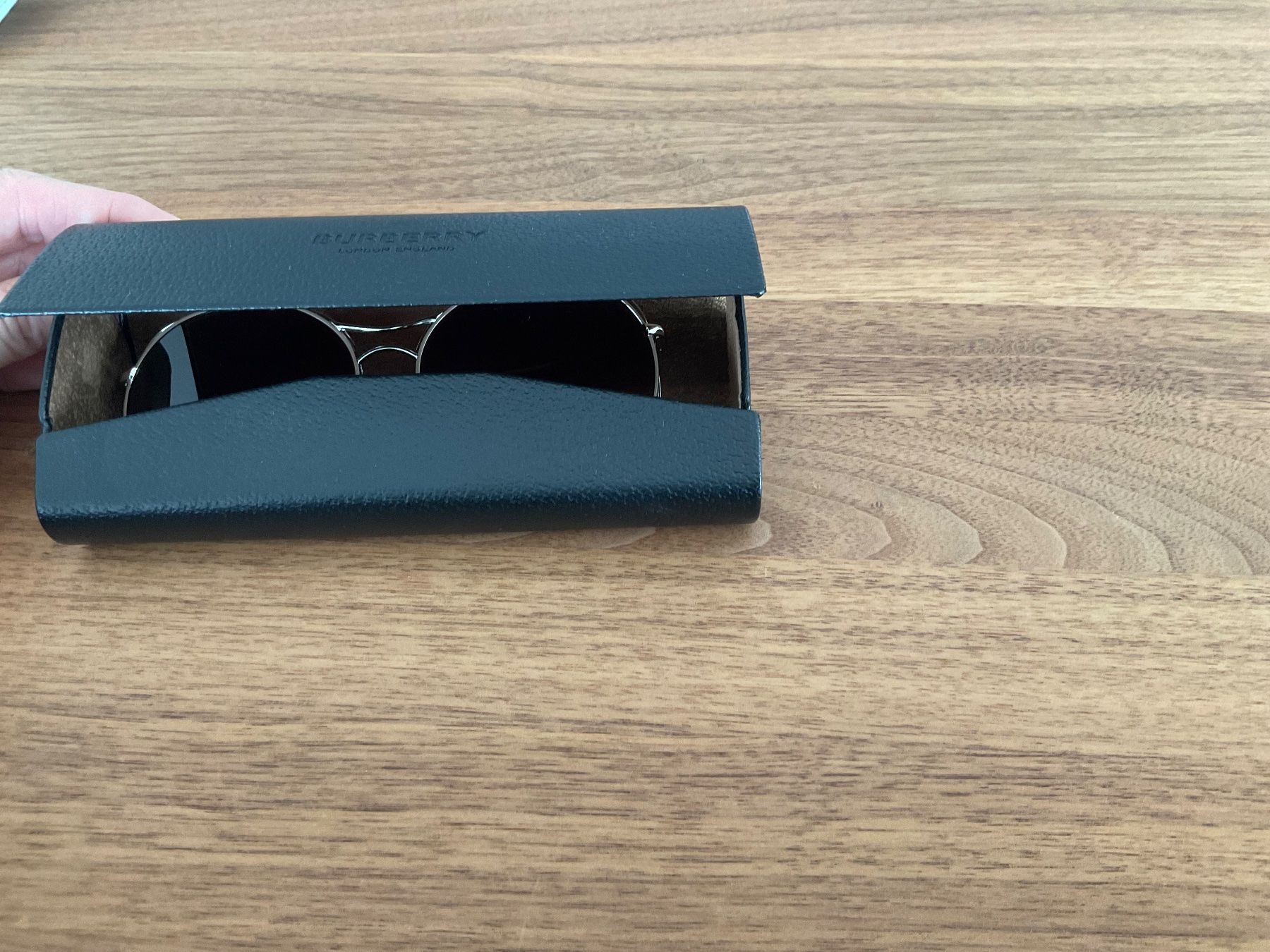 Burberry Occhiali & Lenti: Burberry Sonnenbrille – Usato da Wetzikon ZH venduto da coco8468 4