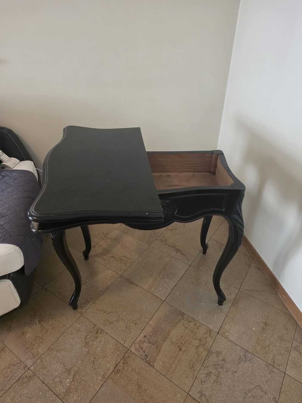 Tavoli: Charmante table d'appoint noire de style Louis XV – Usato da Genthod venduto da Lor_p8tq 1
