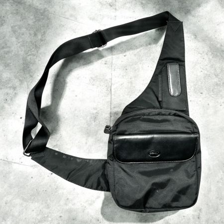 Sac bandoulière LEVRIERO en nylon et cuir noir
