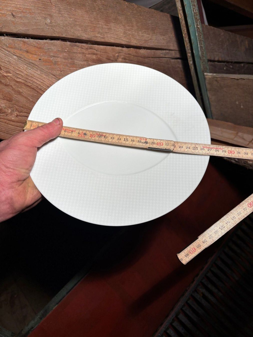 Thomas Piatti: Assiettes Raynaud de limoges – Usato da L'Isle venduto da Outils 2