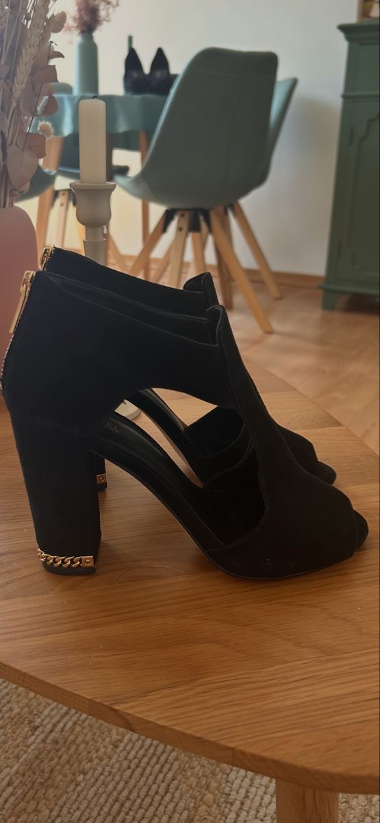Michael Kors Damenschuhe: Wildlederpumps von Michael Kors  37 – Gebraucht aus Zürich von wil_g8st 3