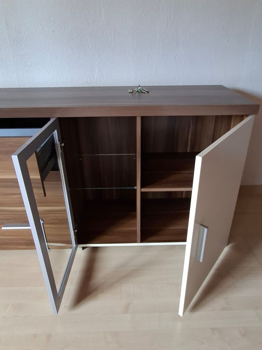 TV Möbel: Sideboard Holzoptik weiss Vitrine – Gebraucht aus Laufen von nostalgie0811 1