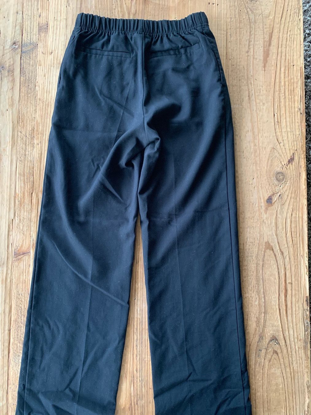 Weekday Pantaloni: Weekday Hose schwarz Gr. 34 Polyester Viskose Elasthan – Usato da Kirchdorf AG venduto da coco123 2
