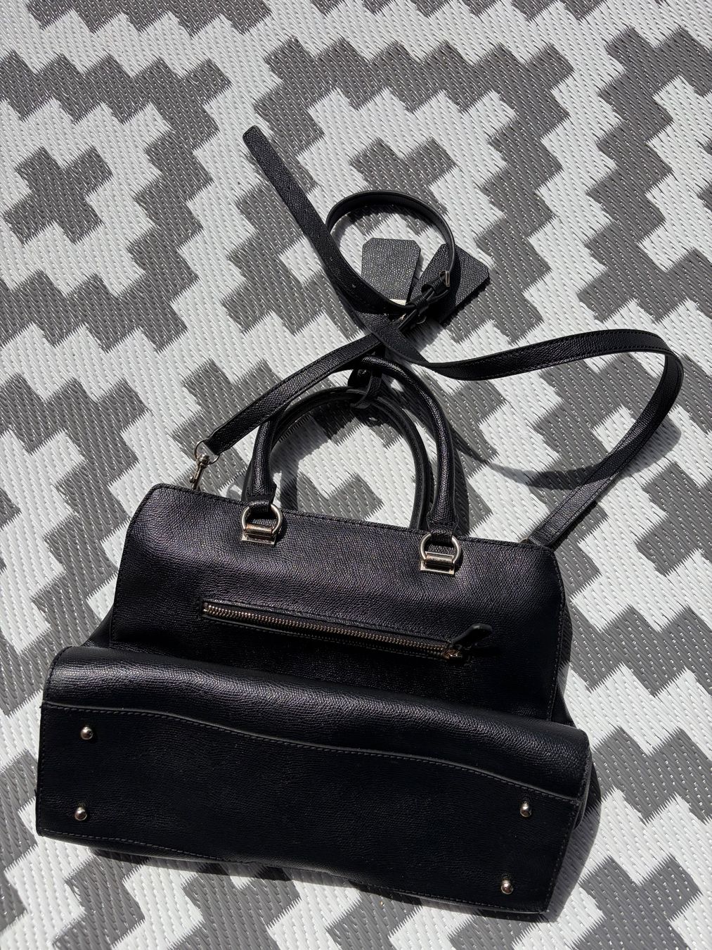 Guess Sacs femmes: Handtasche schwarz Guess – Neuf (Voir description) à Wald ZH par Apy 1