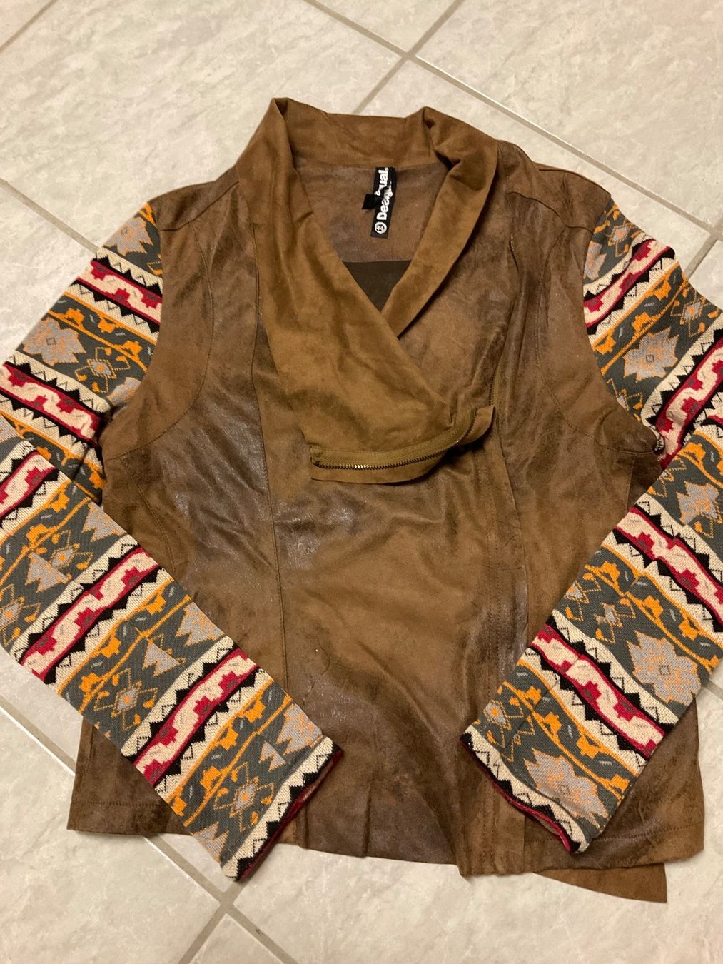 Desigual Giacche: Desigual Kunst Lederjacke Gr. 44 Herbst Boho – Usato da Spreitenbach venduto da Nucinul