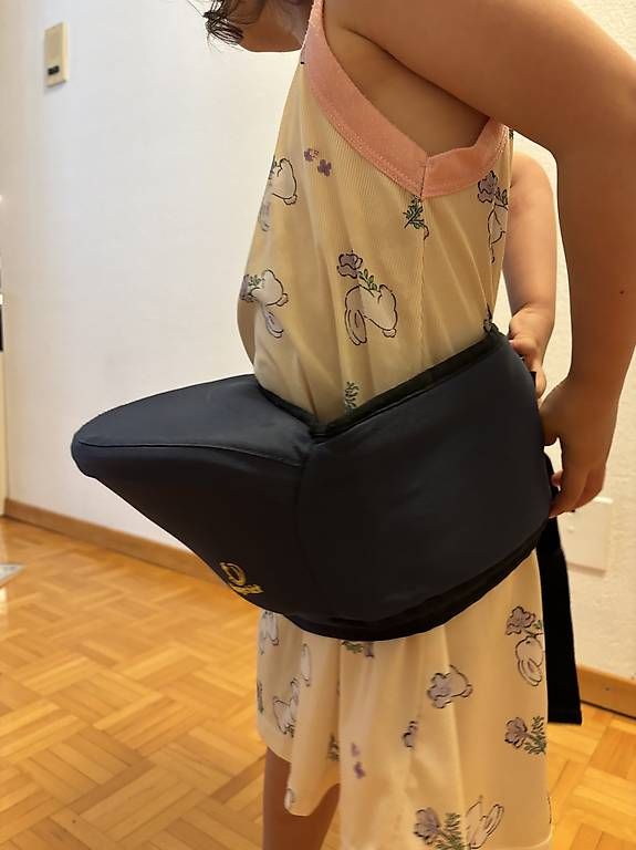 Copricapi, berretti & cappellini: Happychick HipSeat  – Usato da Wädenswil venduto da ja3400